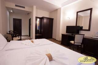 Отель Rediu Hotel & Restaurant Ботошани Двухместный номер Делюкс с 1 кроватью или 2 отдельными кроватями-14
